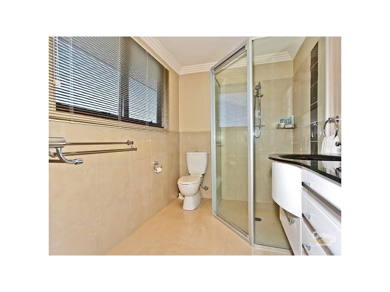 6 Bollard Court, Raby Bay QLD 4163