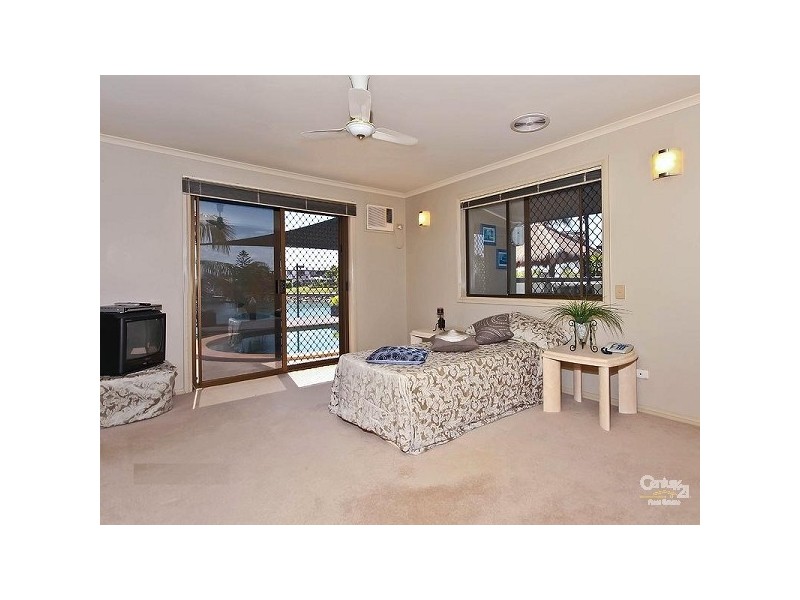 6 Bollard Court, Raby Bay QLD 4163