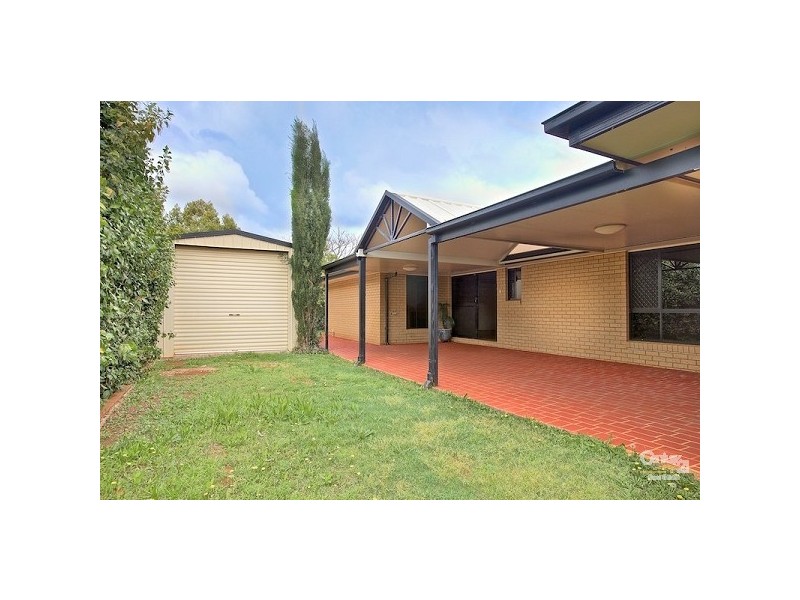 9 Brampton Cl, Redland Bay QLD 4165