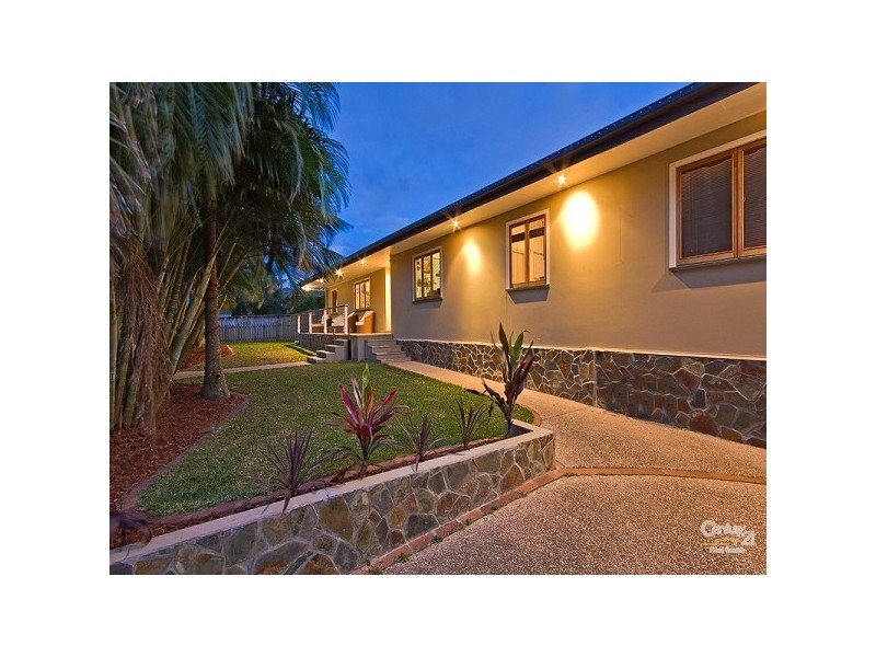 35 Collingwood Rd, Birkdale QLD 4159