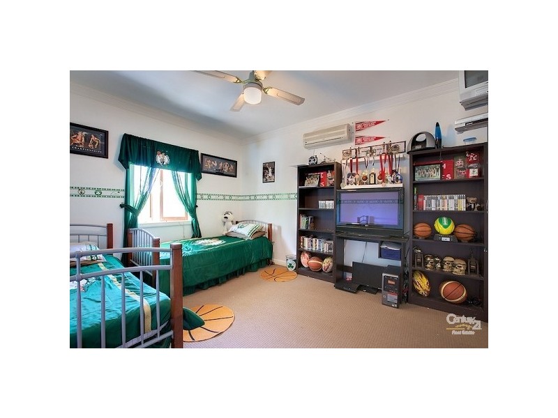 35 Collingwood Rd, Birkdale QLD 4159