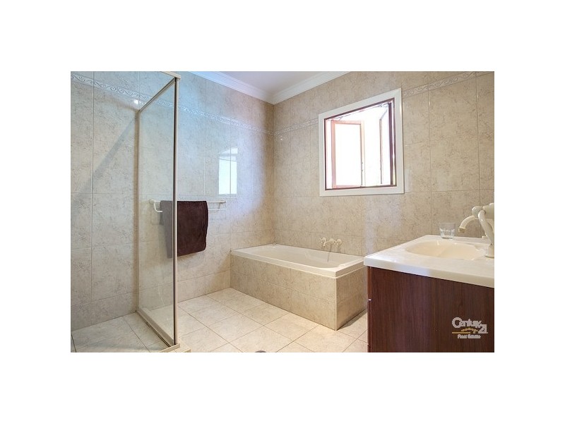 35 Collingwood Rd, Birkdale QLD 4159