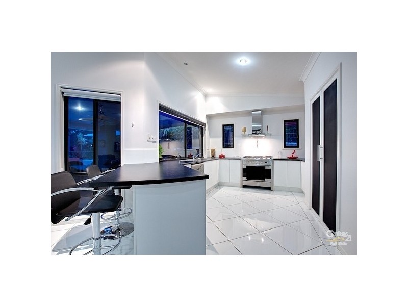 11 Ebony Cres, Redland Bay QLD 4165