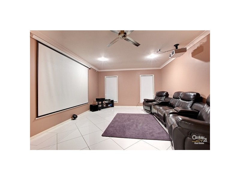 11 Ebony Cres, Redland Bay QLD 4165