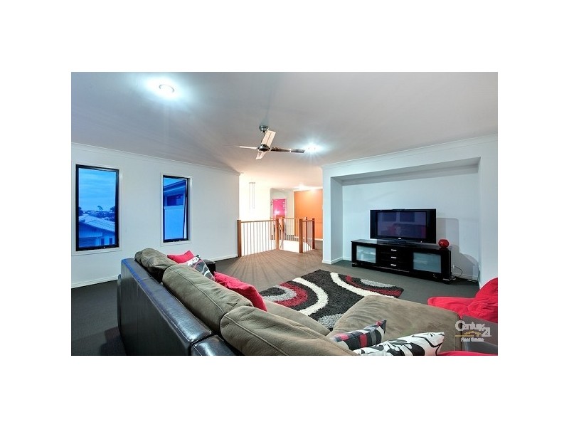 11 Ebony Cres, Redland Bay QLD 4165