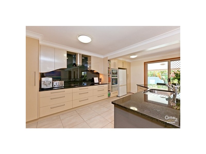 58 Anchorage Drv, Raby Bay QLD 4163