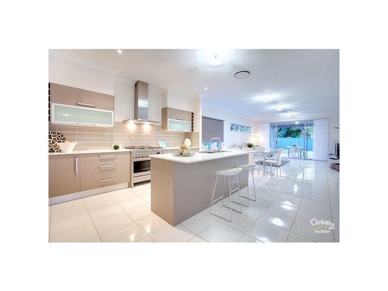 10 Shamrock St, Ormiston QLD 4160