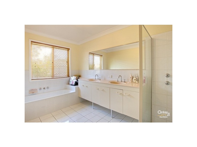 6 Burgundy Crescent, Thornlands QLD 4164