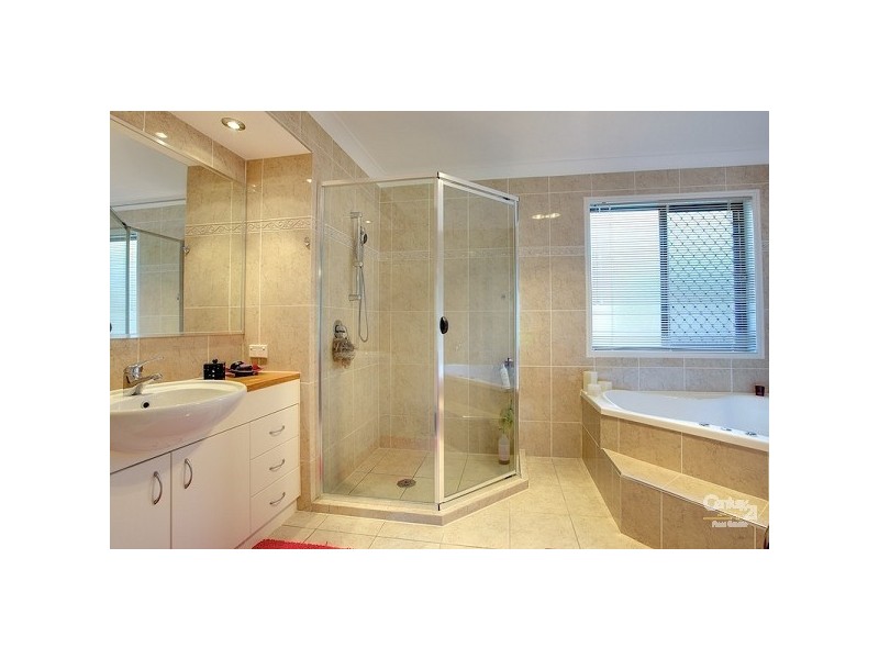 1 Serene Pl, Birkdale QLD 4159