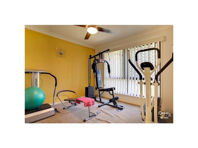 1 Serene Pl, Birkdale QLD 4159