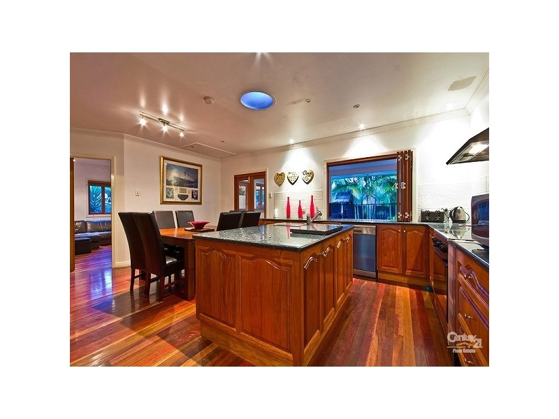 35 Collingwood Rd, Birkdale QLD 4159