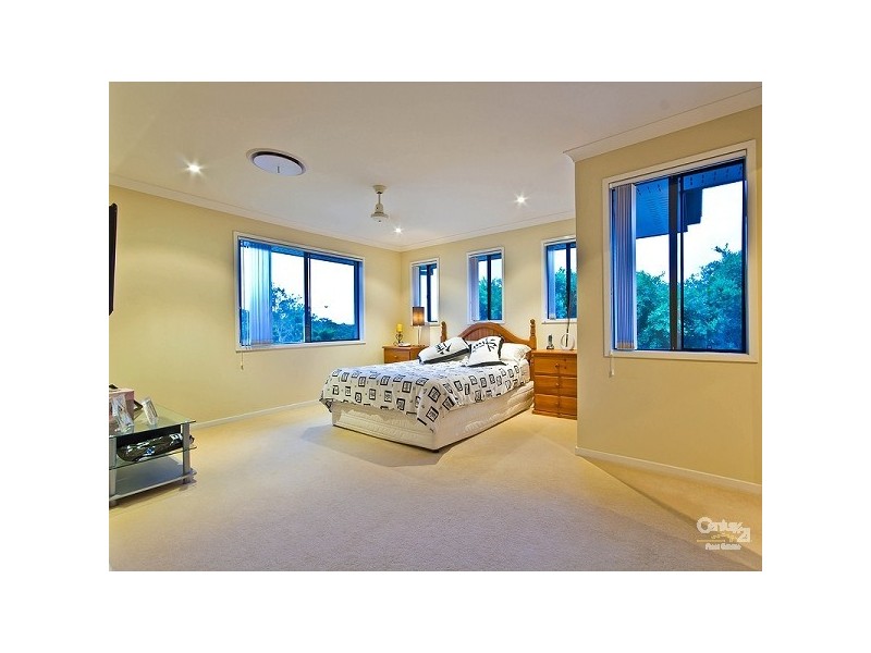 12 Ebony Crescent, Redland Bay QLD 4165