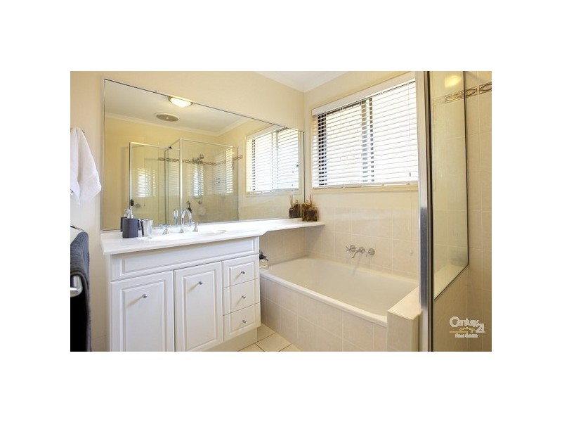 11 Baythorn Drive, Thornlands QLD 4164