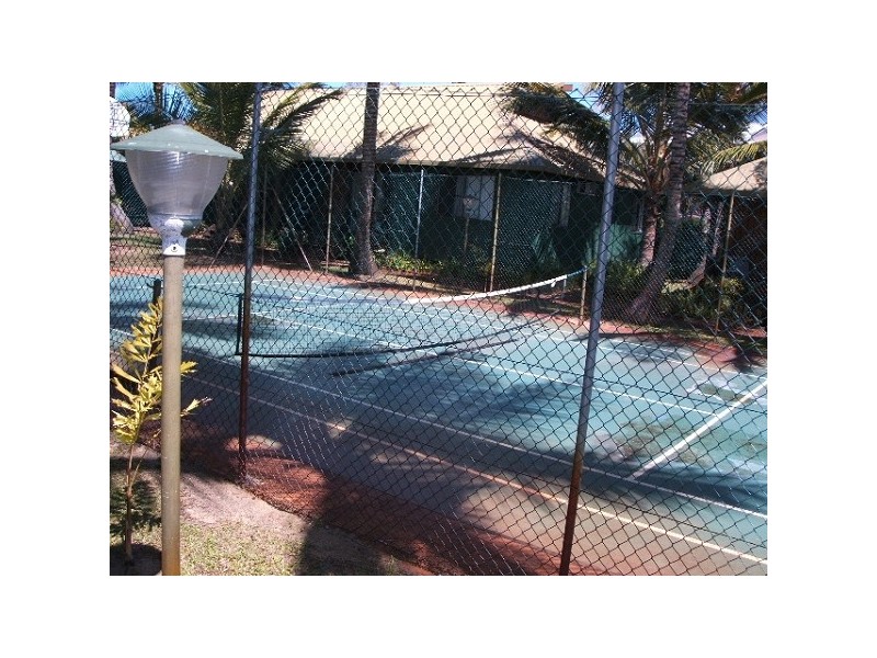 4/5 Bridge Road, Ocean Resort Village, East Mackay QLD 4740