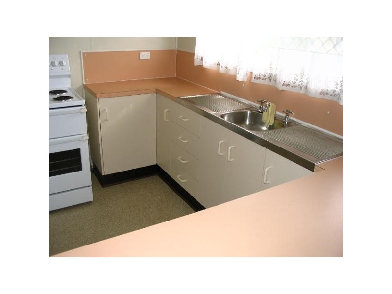 8 Mackay Street, Moranbah QLD 4744