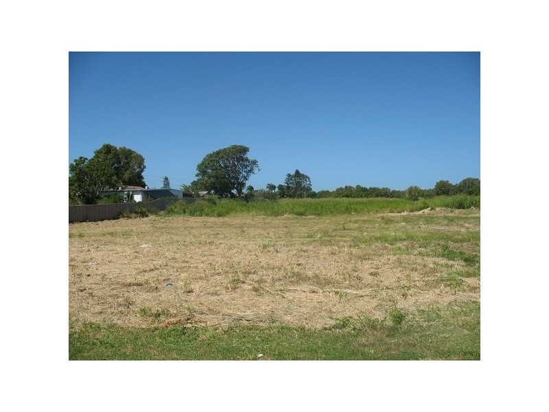 8 (Lot 3) Coolum Court, Blacks Beach QLD 4740