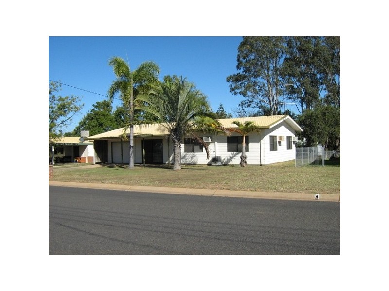 32 Cuthbert Street, Moranbah QLD 4744