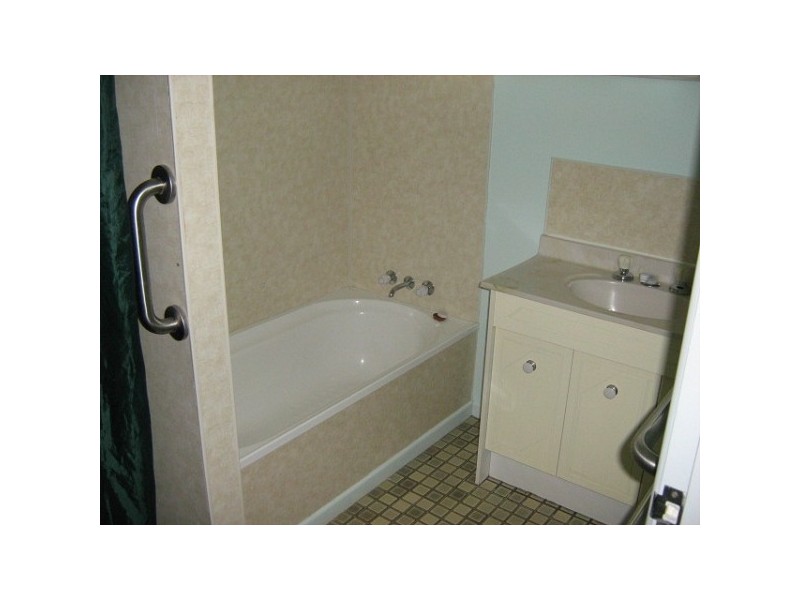 32 Cuthbert Street, Moranbah QLD 4744