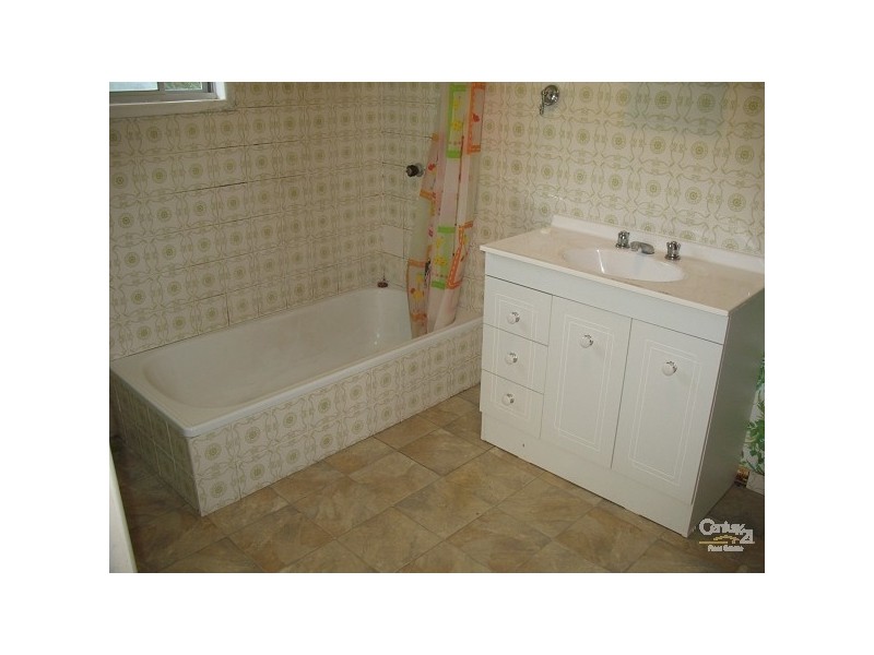 12 Rosella Street, Slade Point QLD 4740