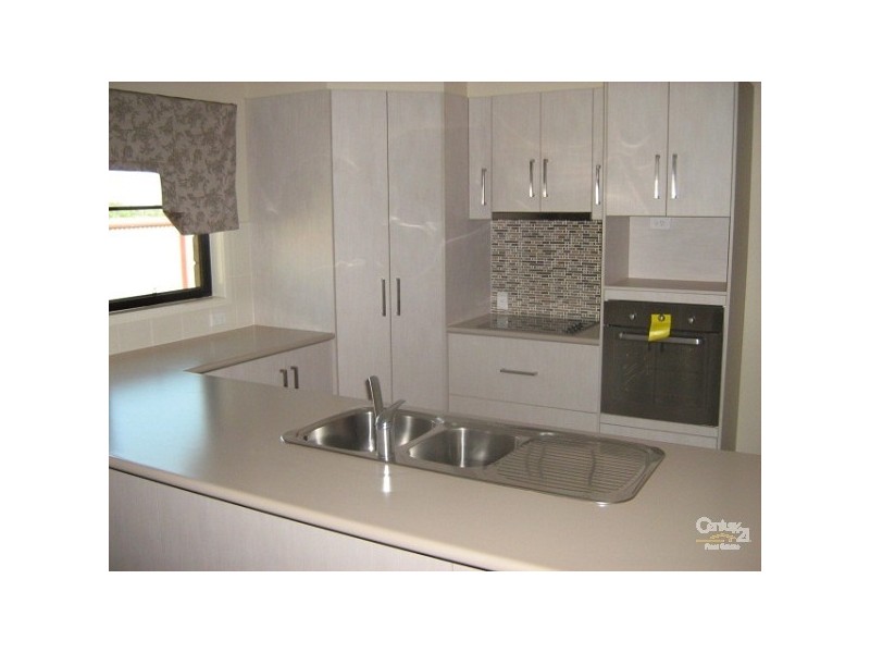 29 Thurston Drive, Moranbah QLD 4744