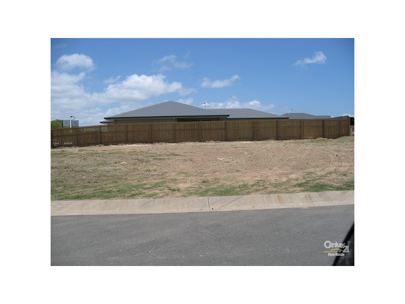 32 Hangan Street, Bucasia QLD 4750