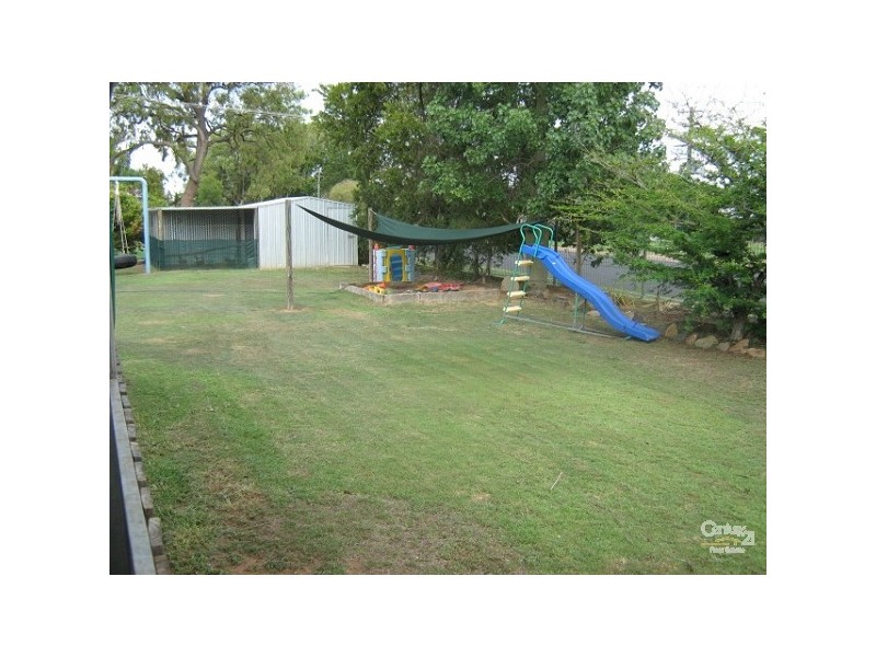 4 Reef  Drive, Moranbah QLD 4744