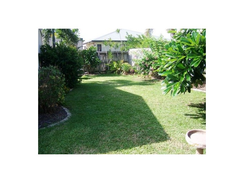 30 Vassallo Drive, Glenella QLD 4740