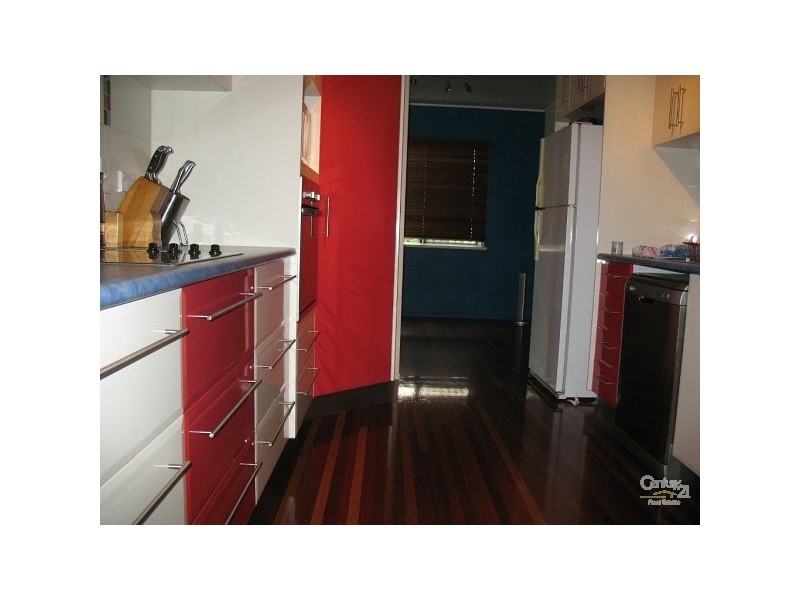 3 CURRAWONG ST, Slade Point QLD 4740