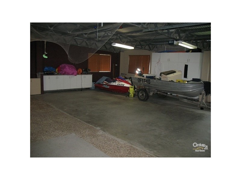 3 CURRAWONG ST, Slade Point QLD 4740