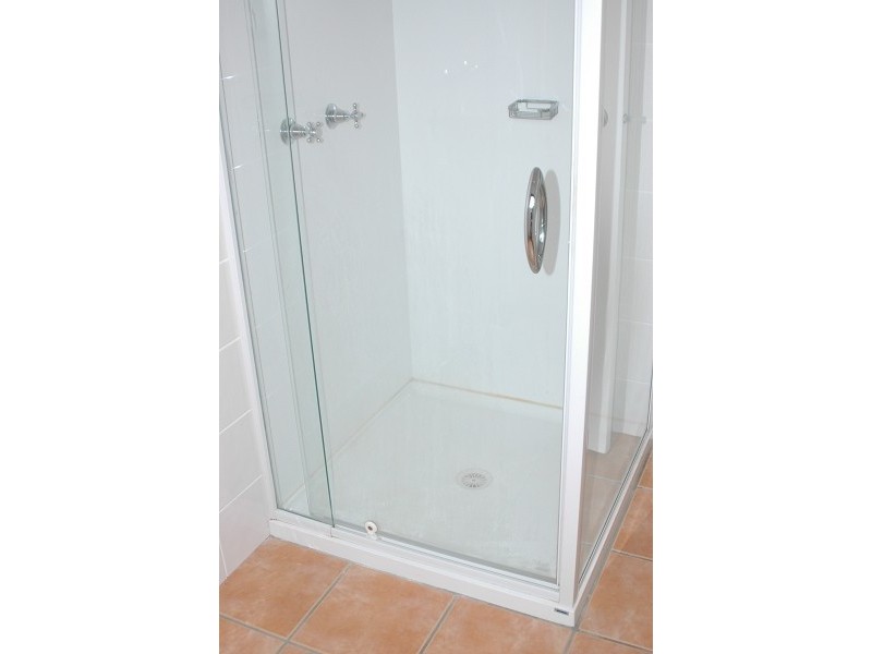 5 YEATES ST, Moranbah QLD 4744