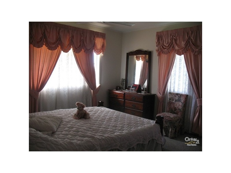 11 DENTON ST, South Mackay QLD 4740