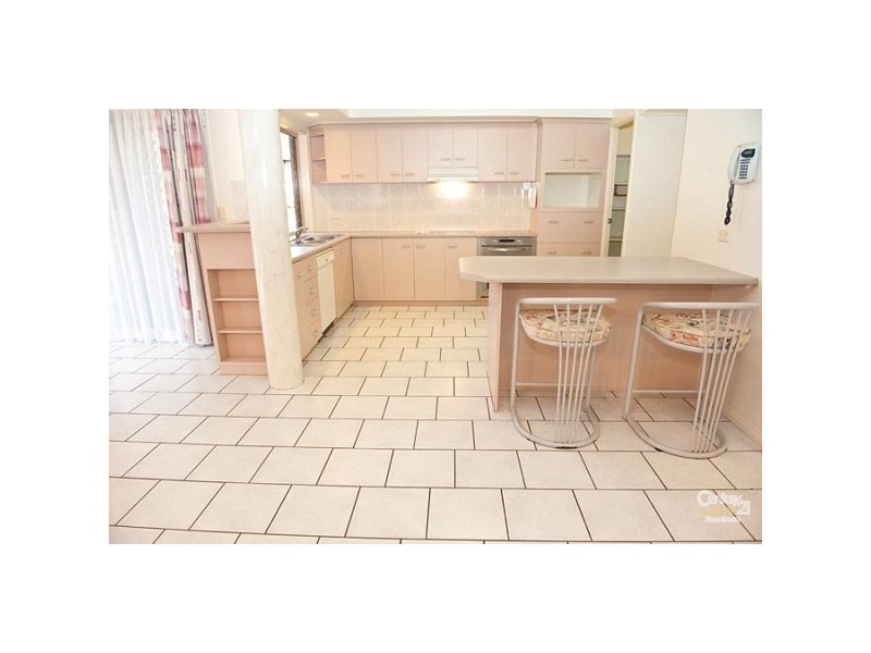 4 MOORE STREET, Mackay QLD 4740