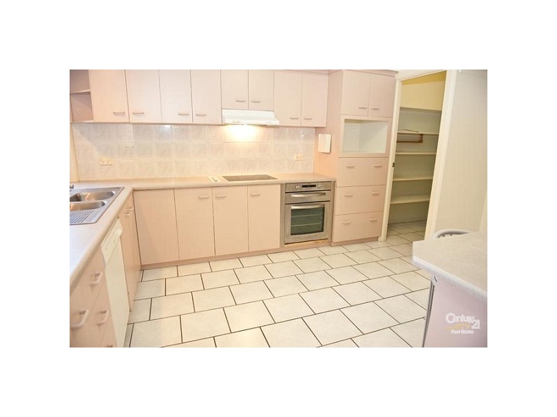 4 MOORE STREET, Mackay QLD 4740