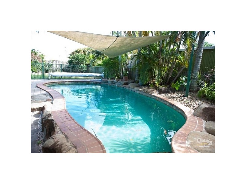 4 MOORE STREET, Mackay QLD 4740