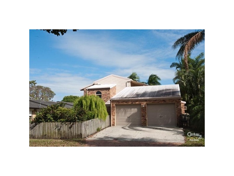4 MOORE STREET, Mackay QLD 4740