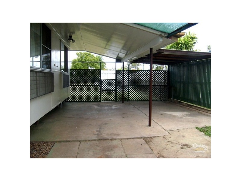 9 FRASER ST, Moranbah QLD 4744