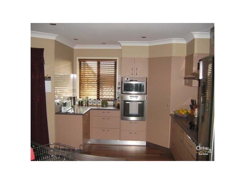 17 MAITLAND ST, Moranbah QLD 4744