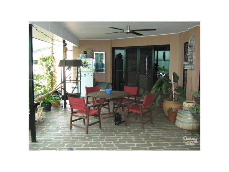 17 MAITLAND ST, Moranbah QLD 4744