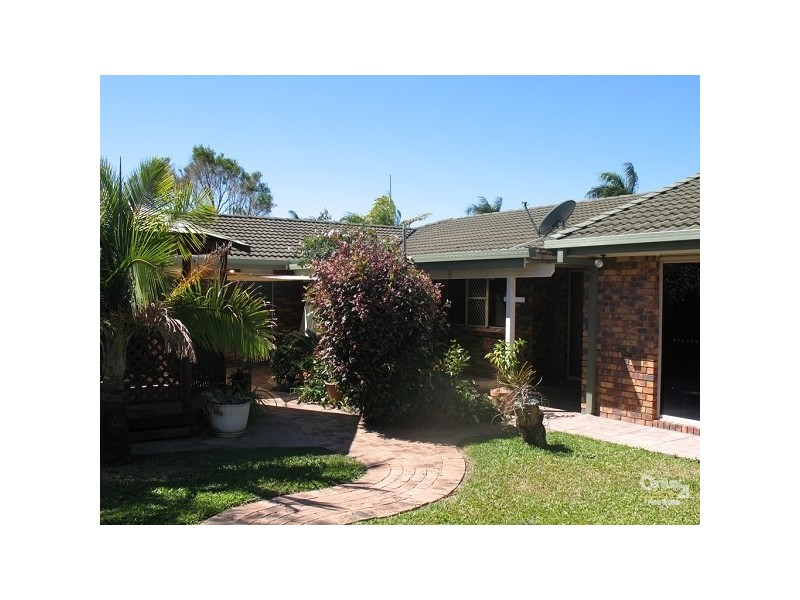 9 GROSVENOR PLACE, West Mackay QLD 4740