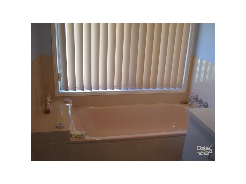 9 GROSVENOR PLACE, West Mackay QLD 4740