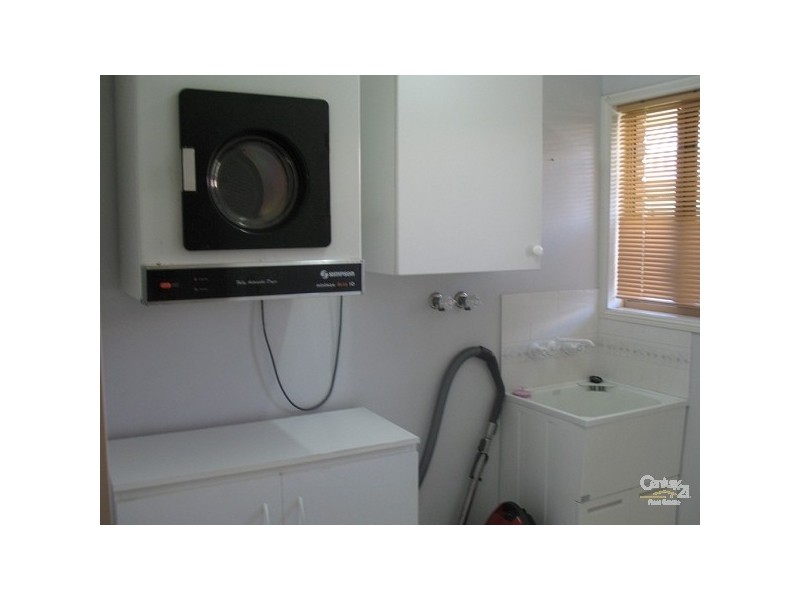 9 GROSVENOR PLACE, West Mackay QLD 4740