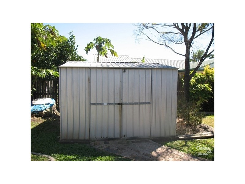 9 GROSVENOR PLACE, West Mackay QLD 4740