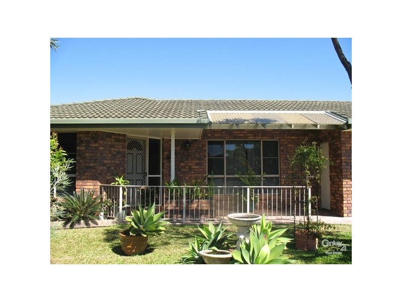 9 GROSVENOR PLACE, West Mackay QLD 4740