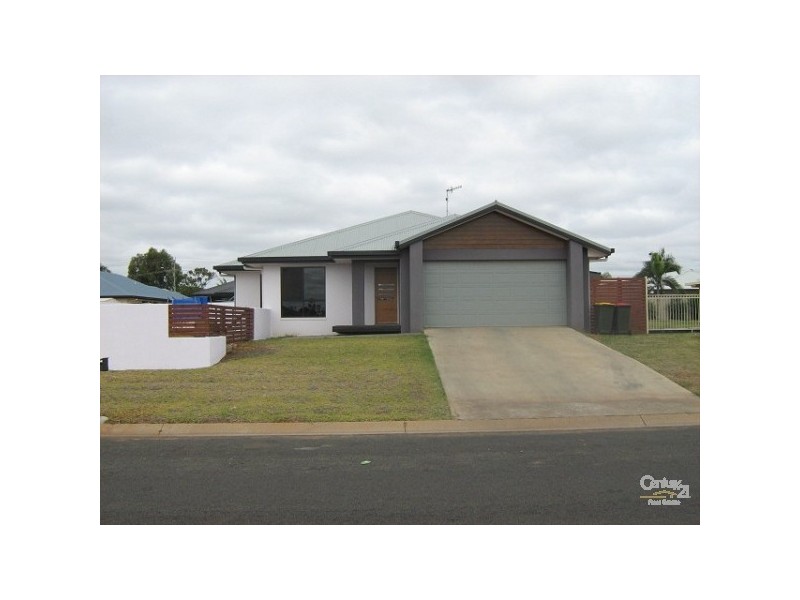 12 MACPHERSON STREET, Moranbah QLD 4744