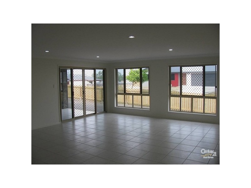 2 CRESTVIEW CRESCENT, Bucasia QLD 4750