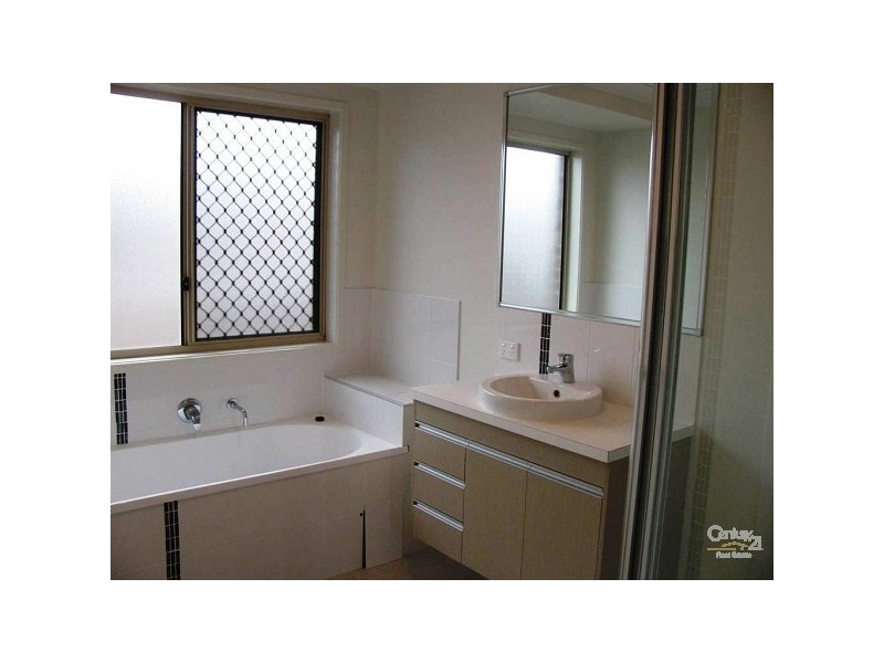 2 CRESTVIEW CRESCENT, Bucasia QLD 4750