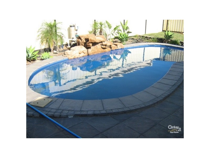 13 TURVEY CRT, Moranbah QLD 4744