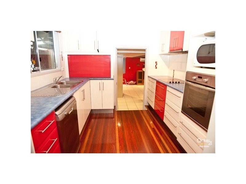 3 CURRAWONG ST, Slade Point QLD 4740