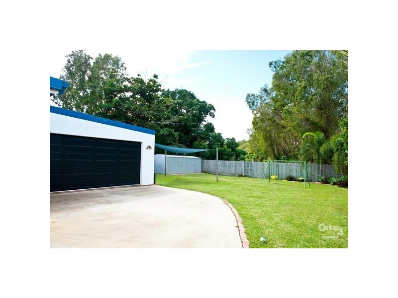 3 CURRAWONG ST, Slade Point QLD 4740