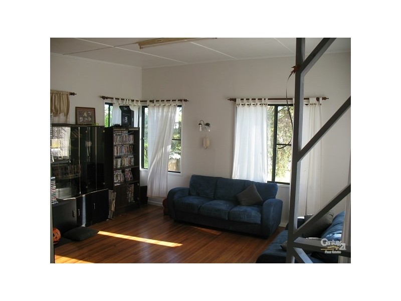 6 MAGPIE ST, Slade Point QLD 4740